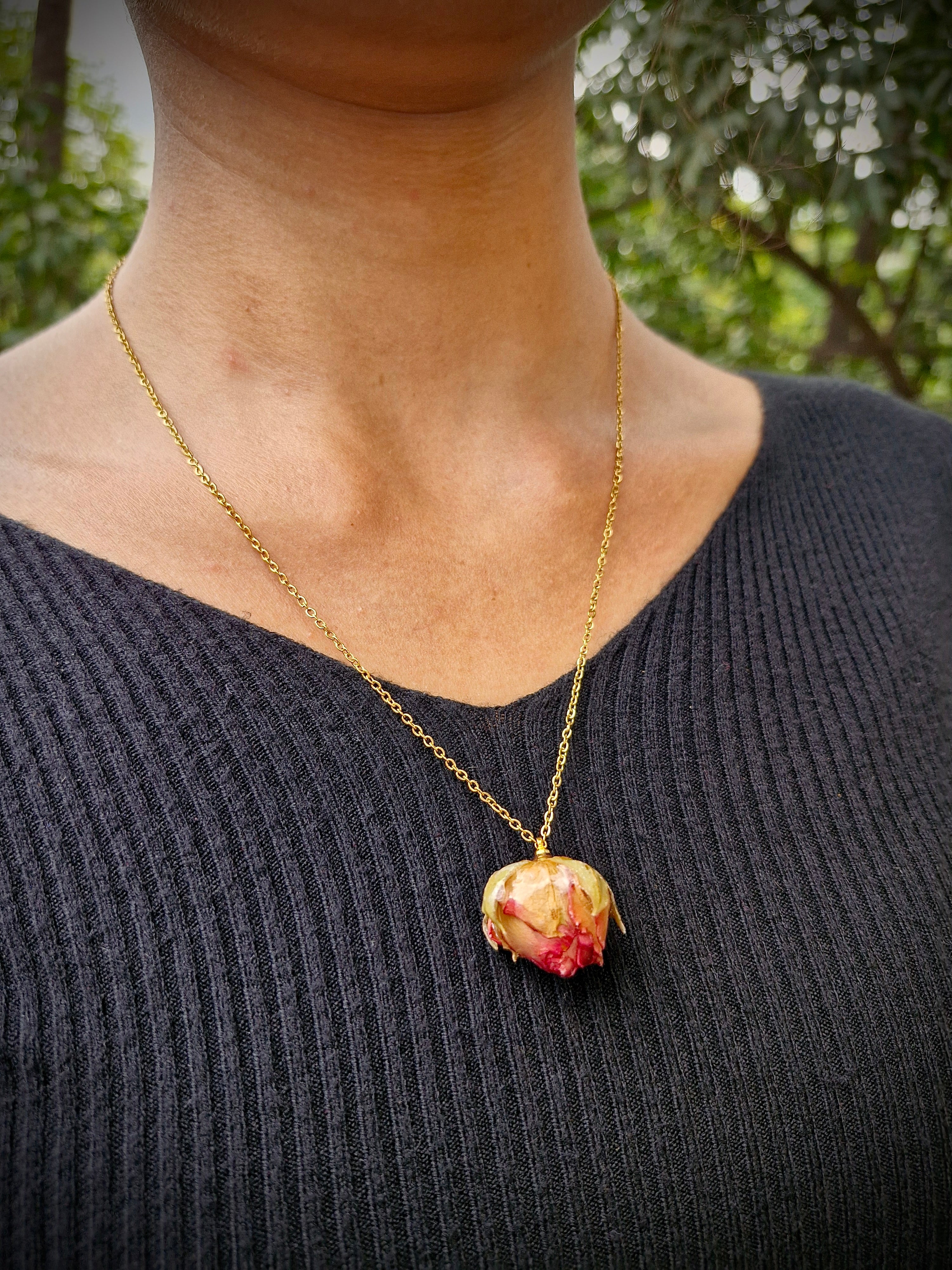 Golden Rosebud Pendant Necklace – Artclassique Floral Collection