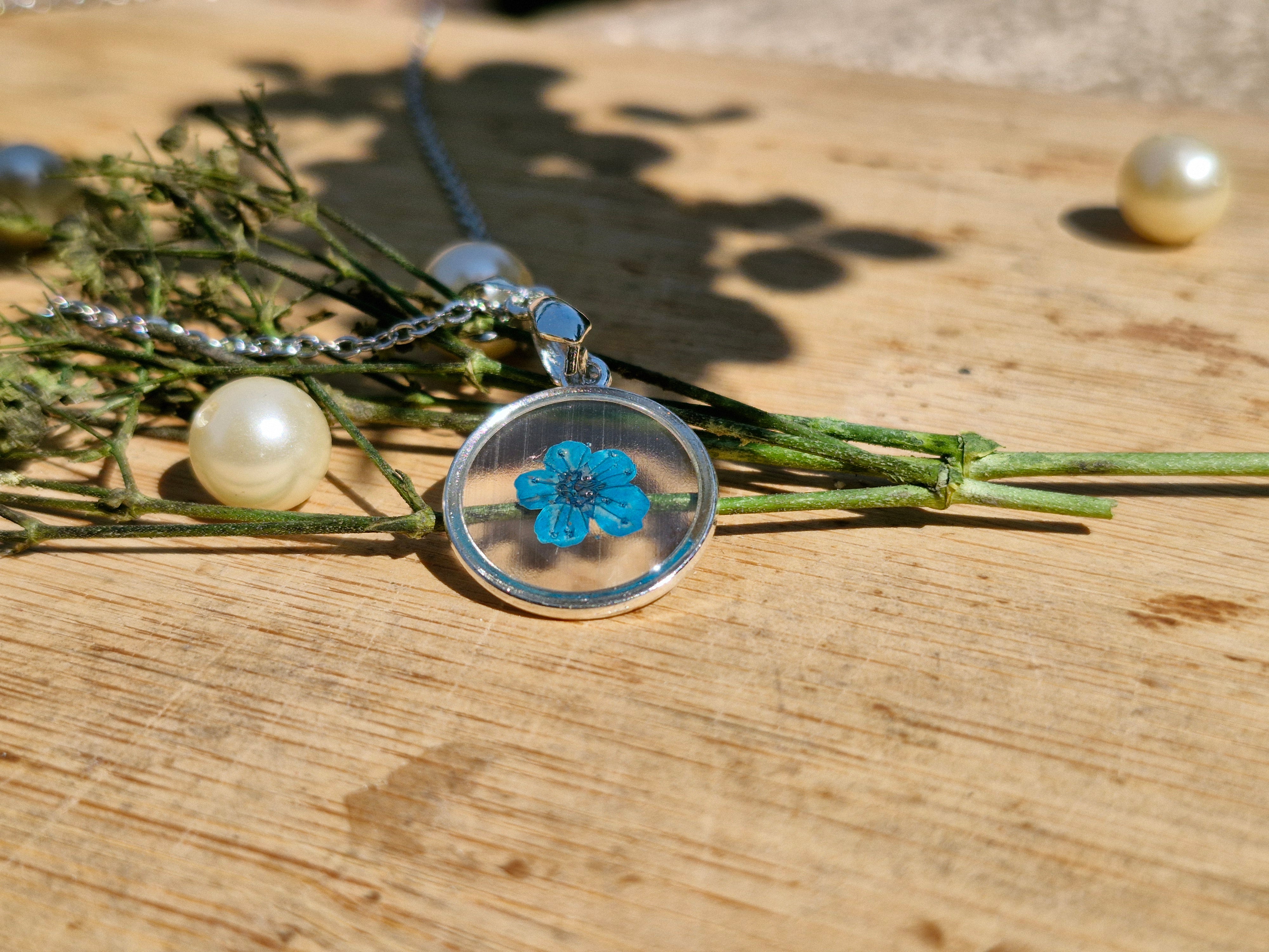 Sky Blue Floran Necklace - Crystal Clear Resin Necklace