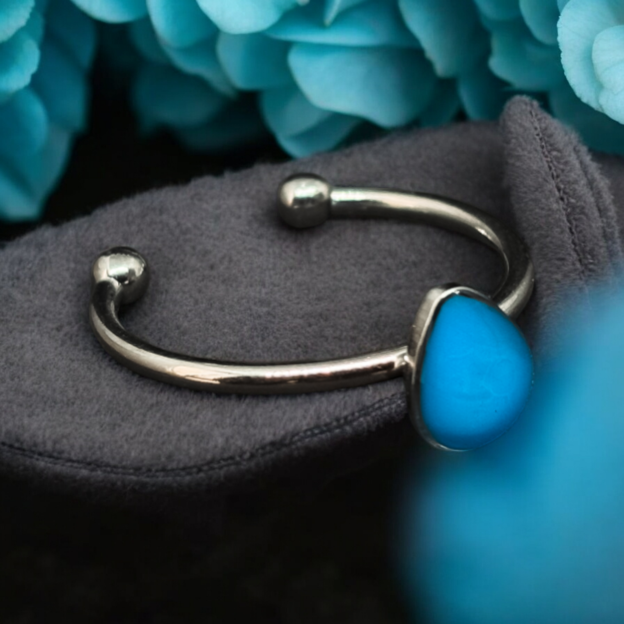 Azure Drop Resin Ring - Garden Embrace Sleek Silver Jewelry