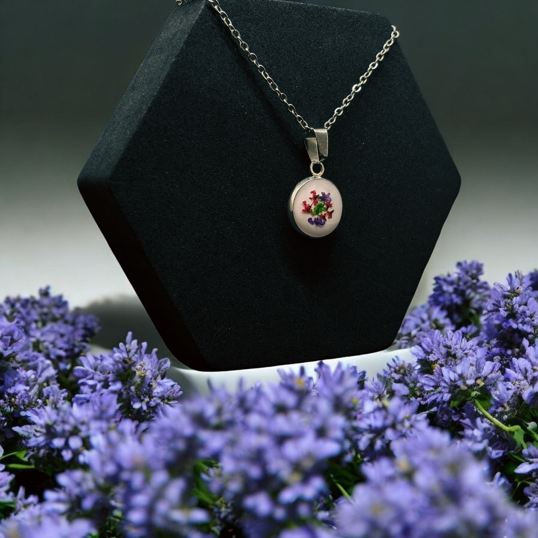 Vibrant Floral Resin Necklace - Blooming Elegance Delicate Silver Jewelry